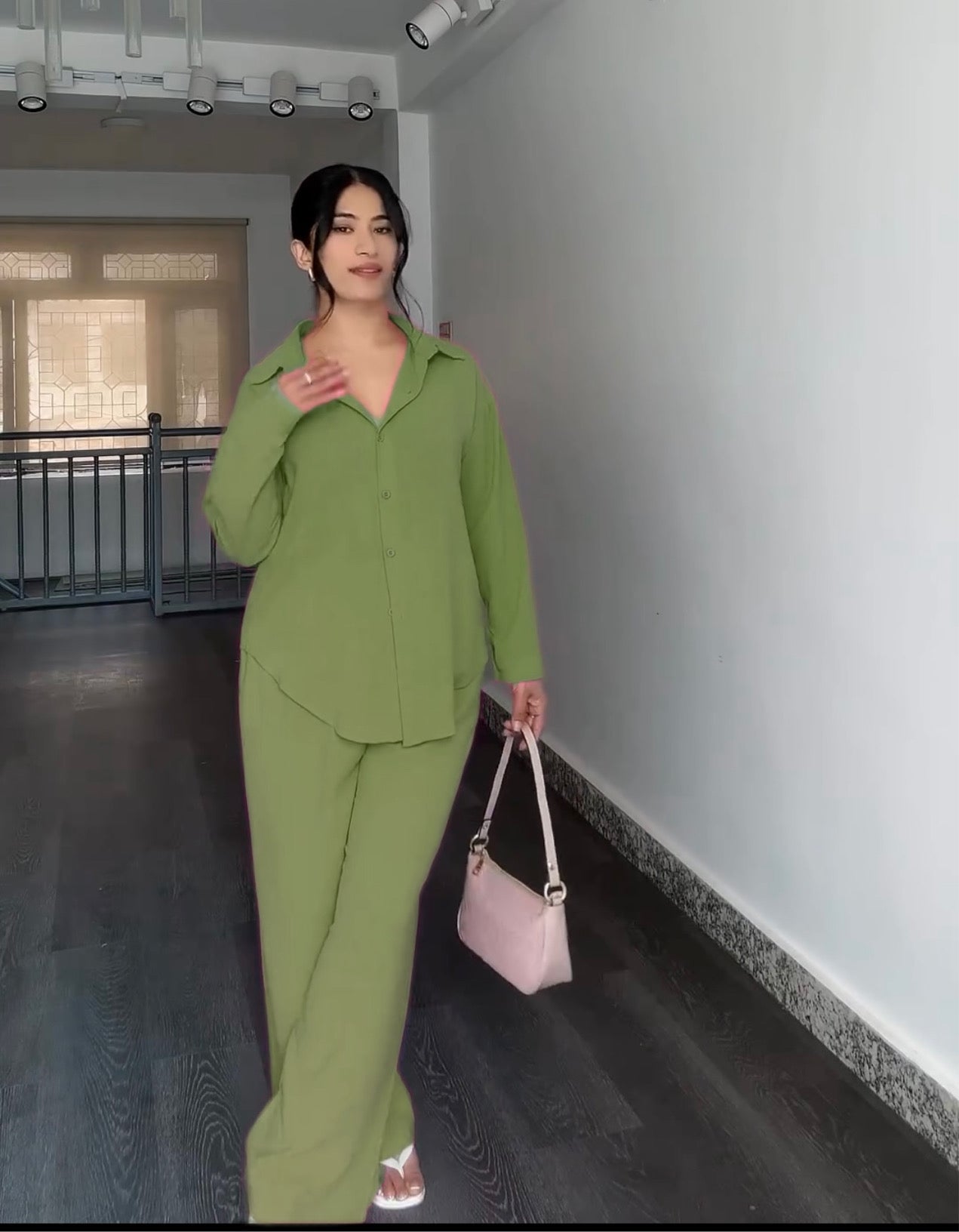 Stylish Women's Outfit Combo